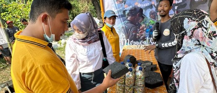 FajarPaper Supports the Household Plastic Waste Recycling Program and Actively Cleans Rivers with REHAB Cikarang emonstrasi dan penjelasan pengo